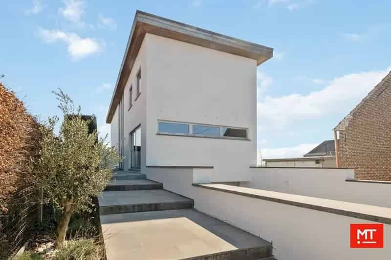 Moderne villa met landelijk uitzicht te koop in Passendale