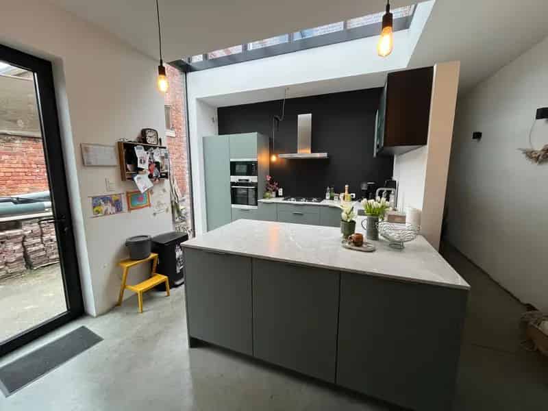 Instapklare woning met loftgevoel!