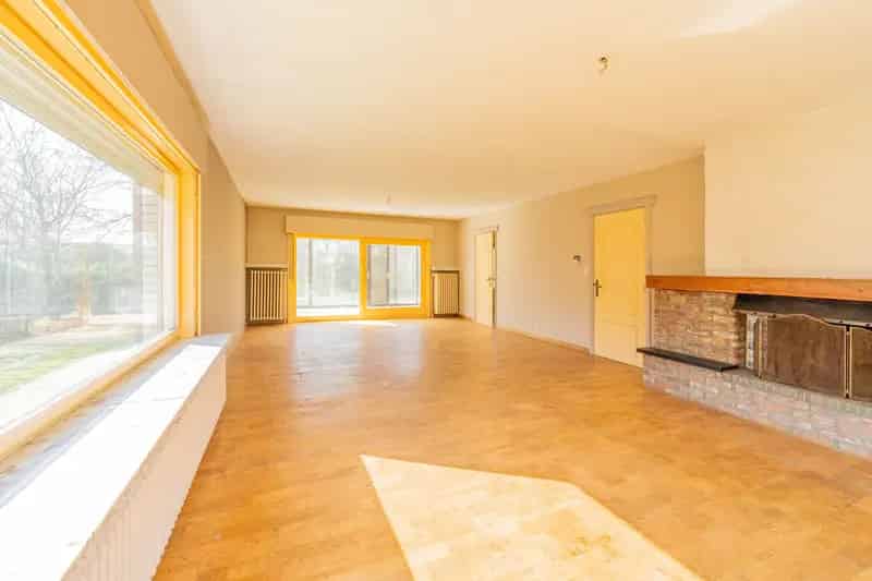 Ruime woning op een perceel van 2.200 m2