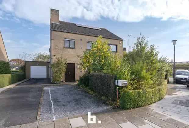 Volledig gerenoveerd 2 slpk duplex appartement op topligging te centrum Brugge