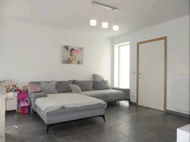Recente nieuwbouw en lage energiewoning met tuin