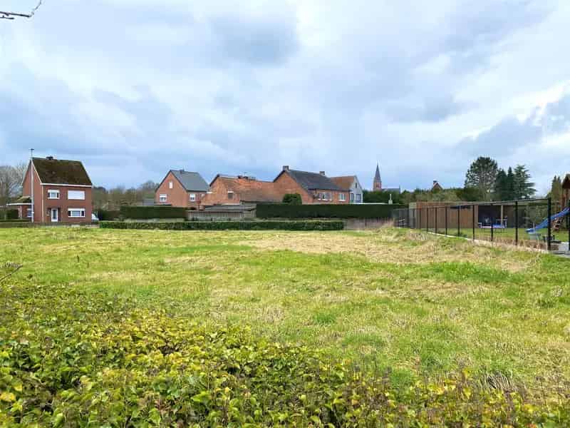 Gunstig gelegen bouwgrond voor open bebouwing van ca. 611 m² te Laakdal