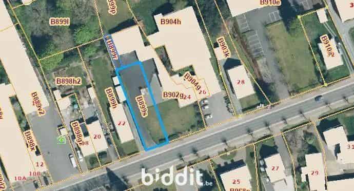 Een perceel bouwgrond 875 m²