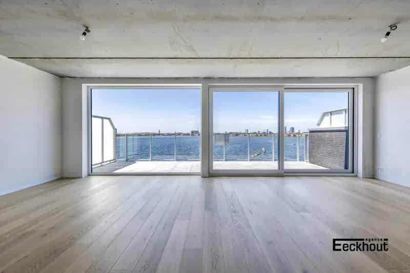 Luxe Penthouse te Huur met Zicht op Spuikom