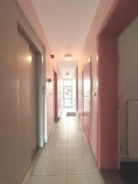 Gelijkvloers appartement te koop in Sint-Eloois-Vijve