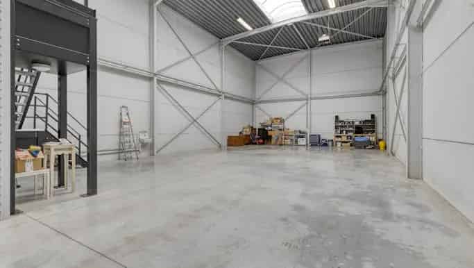 Magazijn met bureel te koop in Zevekotestraat 68b, Zevekote - Dewaele