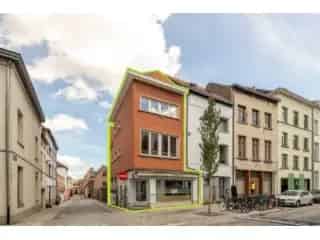 Handelsfonds Mechelen: Stadswoning met Commerciële Ruimte