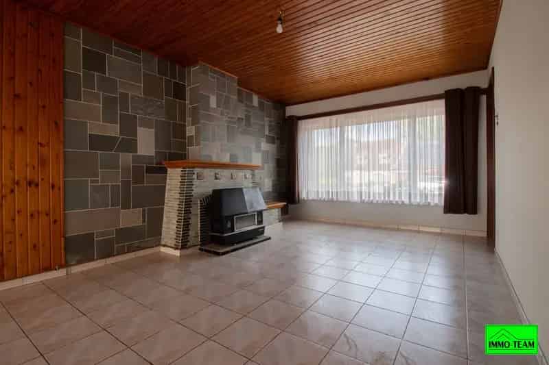 Solide, goed onderhouden 2-gevelwoning met tuin en garage