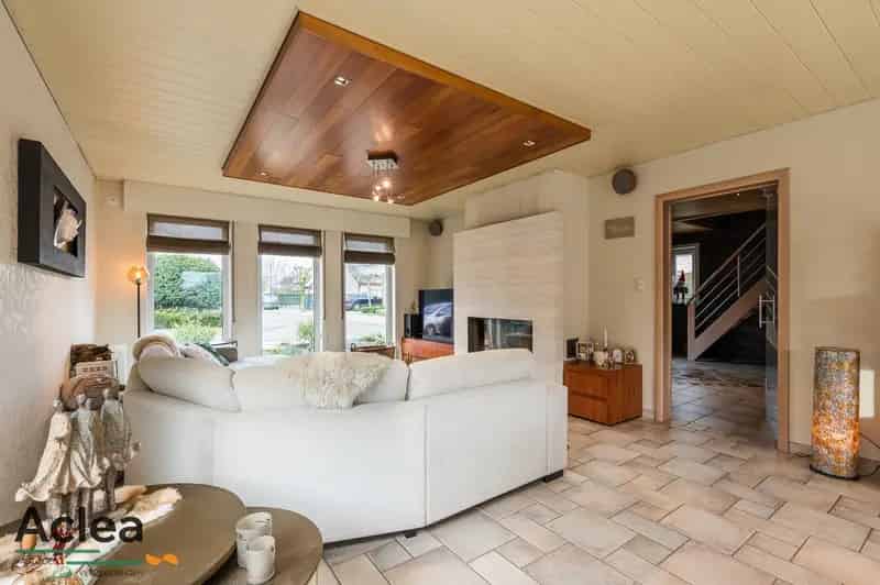 Moderne vrijstaande woning in een rustige wijk te Eeklo