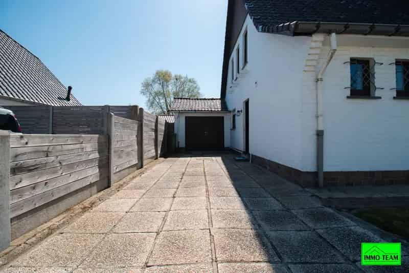 Charmante woning op een ruim hoekperceel in rustige omgeving
