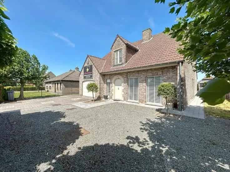 Huis Te Koop: Villa 4 slaapkamers, 2 garages, Sauna, Energiezuinig