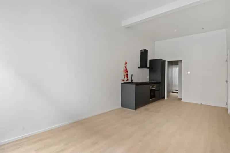 Opbrengsteigendom opgedeeld in 4 appartementen.