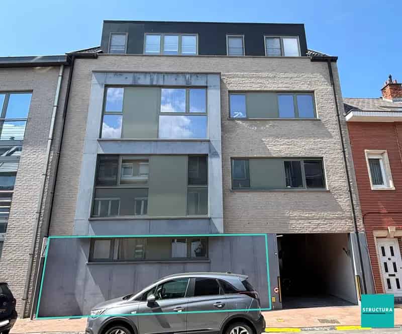 Appartement te koop met ruim terras en zolder