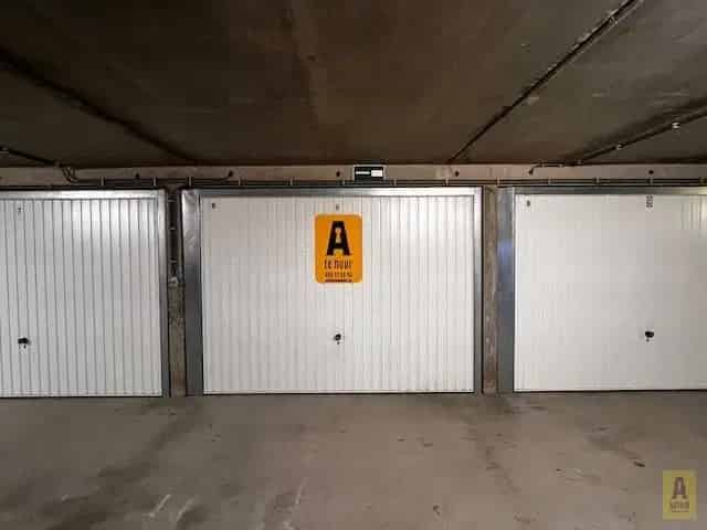 Ondergrondse GARAGEBOX in centrum Bredene - Duinen