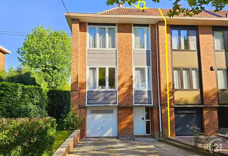Charmante 3-gevelwoning te Ukkel met Tuin en Garage