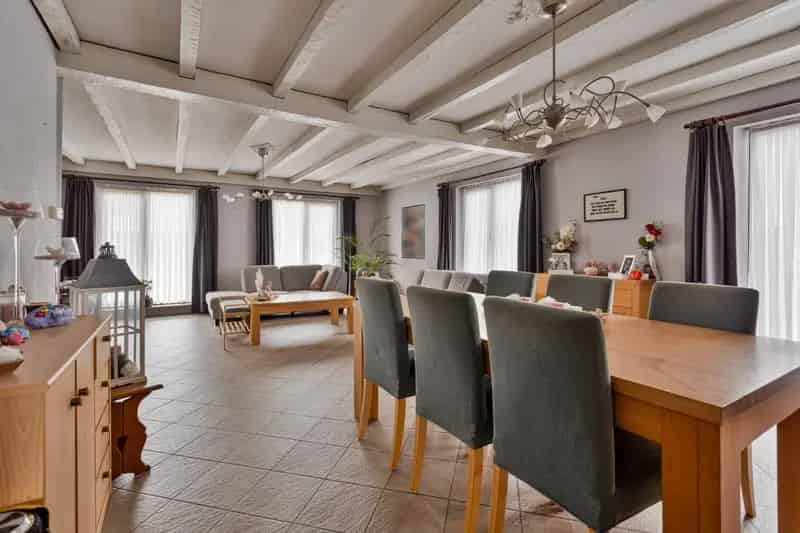 Verzorgde energetische en ruime gelijkvloerse woning !