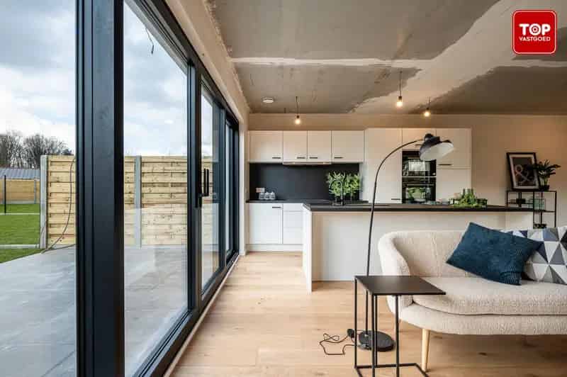 Energiezuinige Nieuwbouwwoning met 4 slaapkamers en leuke tuin.