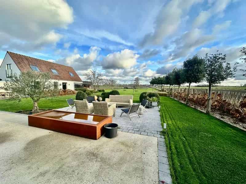 Charmante hoeve genietend van vergezichten op de velden in de natuur