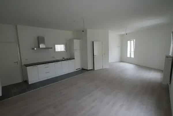 Gerenoveerde Studio te Koop - Centrale Verwarming - Lage Kosten