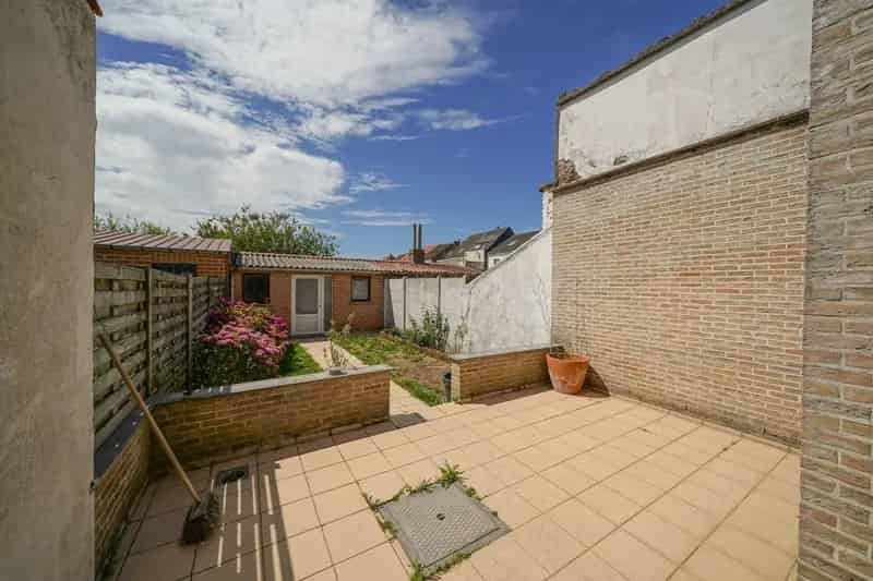 Gezinswoning met garage en tuin in Oostende (Conterdam)