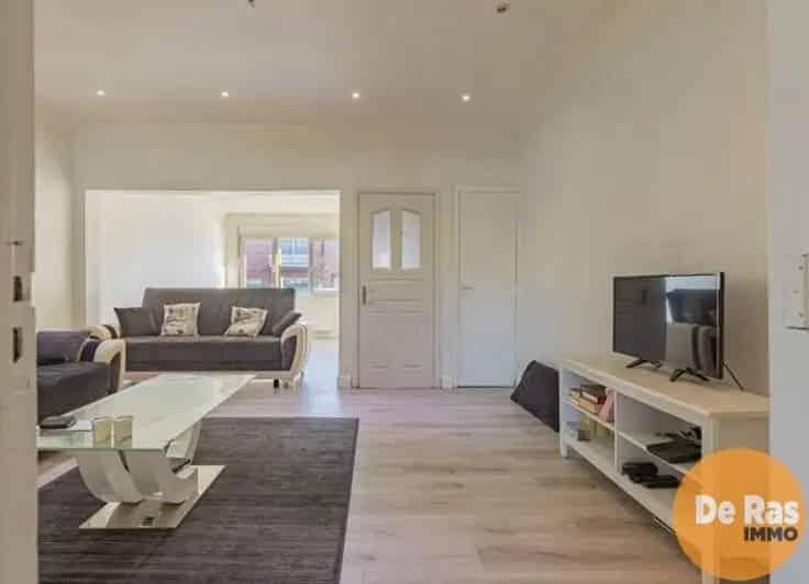 Rijwoning te Koop Aalst: 2 slaapkamers, zolder en terras