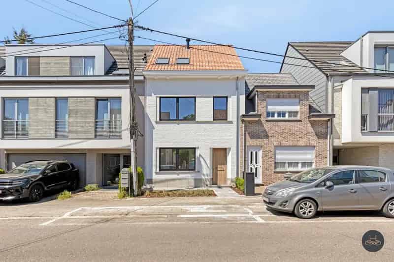 Stijlvolle, energiezuinige en gerenoveerde woning met tuin