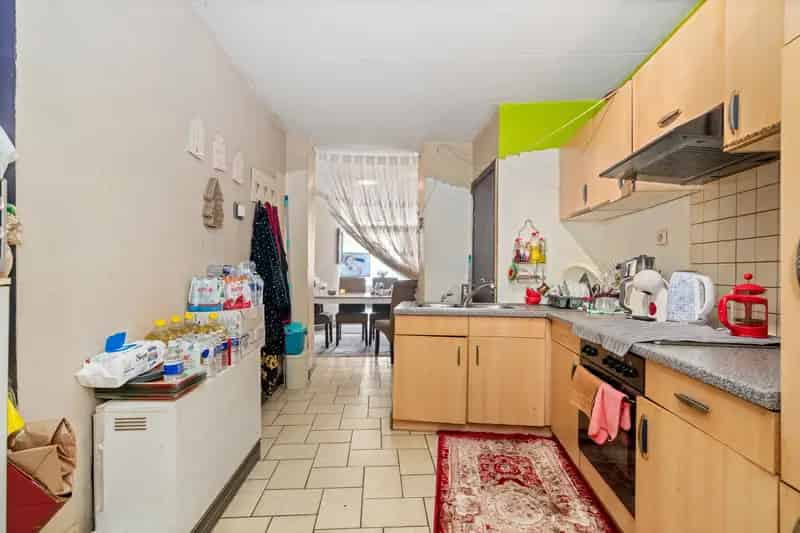 Opbrengsteigendom met 2 appartementen in centrum Aalst – Pontstraat 49

Bent u op zoek naar een strategisch gelegen investering? Dan is dit gebouw in de Pontstraat in Aalst precies wat u zoekt.

Dit opgedeeld opbrengstpand bestaat uit twee afzonderlijke a
