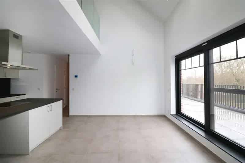 Uniek gelegen duplex, groot terras, autostaanplaats