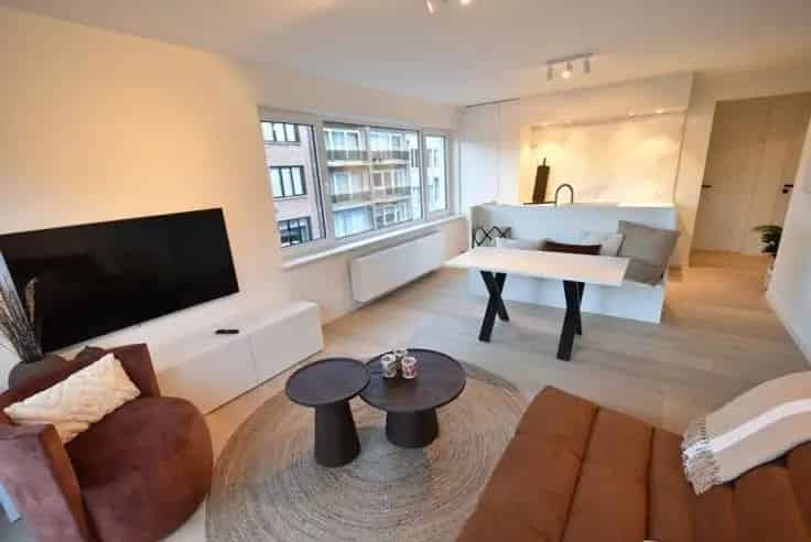 Appartement Te Koop: gerenoveerd hoekappartement nabij zeedijk