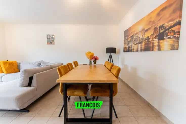 Appartement Te Koop Eine 2 Slaapkamers Garage Instapklaar