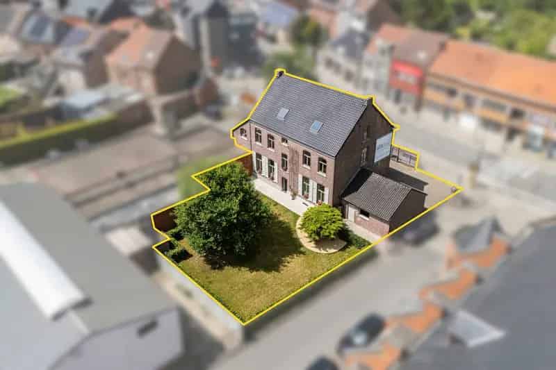 Unieke gerenoveerde pastorij vol karakter en mogelijkheden