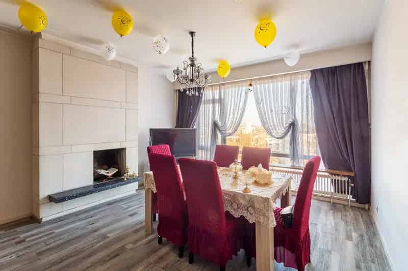 Ruim appartement met 3 slaapkamers, 2 badkamers, 3 terrassen en een parkeerplaats, gelegen in een groene en rustige omgeving. 8476918