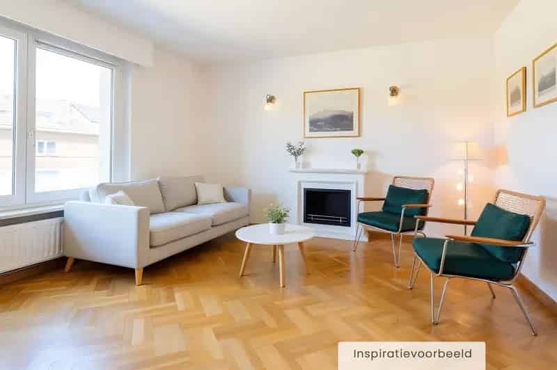 Halfopen bel-etage met 4 slaapkamers, garage en tuin