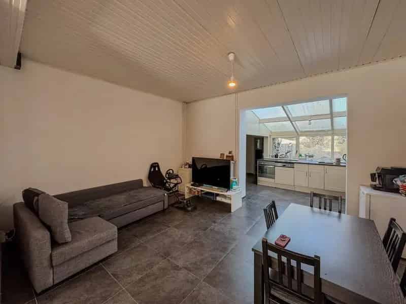 Charmante woning met 2 slaapkamers en koertje.