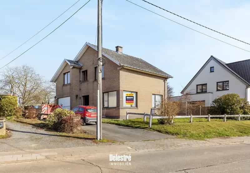 ** IN OPTIE ** SOLIDE RENOVATIEPAREL MET SUPER VEEL RUIMTE