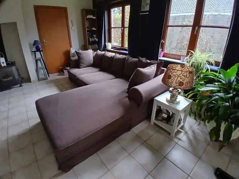 Op te frissen laagbouwwoning met makkelijk bereikbare zolder