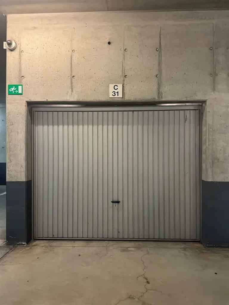 Afgesloten garagebox in residentie Kloosterbempden.
