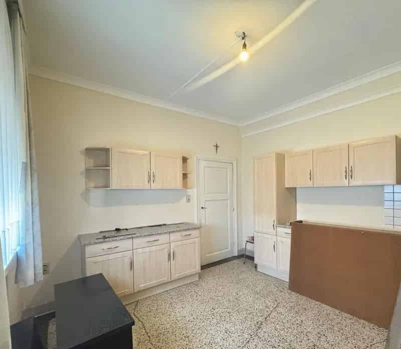 KARAKTERVOLLE, TE RENOVEREN WONING (H.O.B.)