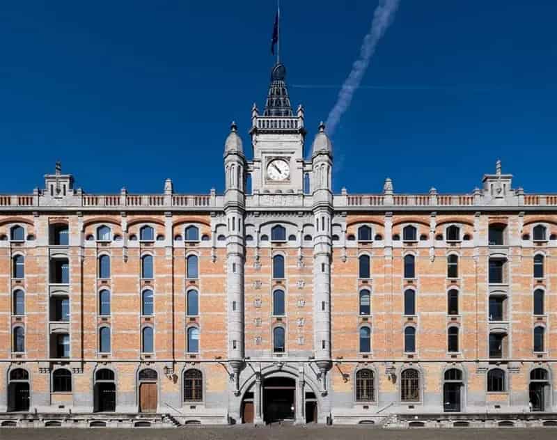 ROYAL DEPOT - TOUR & TAXIS: vanaf 390m²