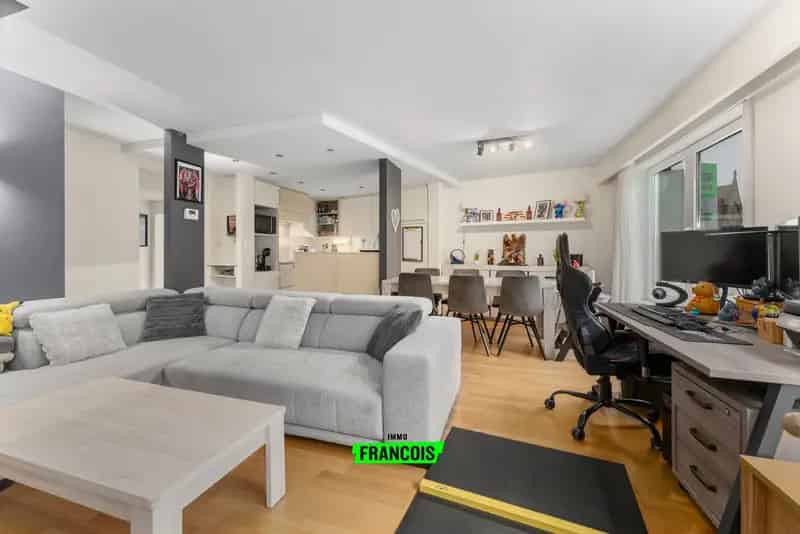 Instapklaar duplexappartement in hartje Veurne!