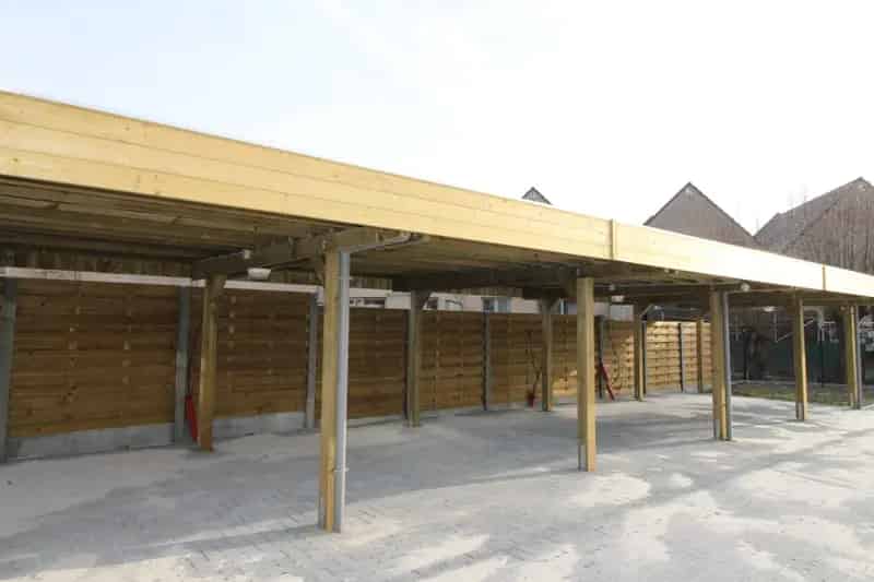 Carport dicht bij het centrum van Staden