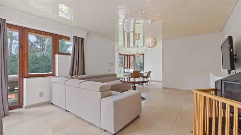 Vrijstaande woning te Molenblook (Genk) op een perceel van 9a33ca!