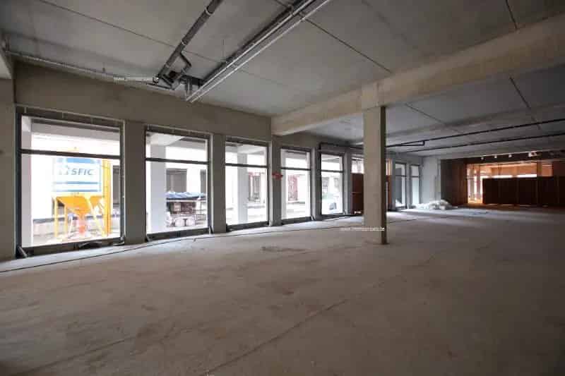 Nieuwbouw handelspand te koop in Roeselare