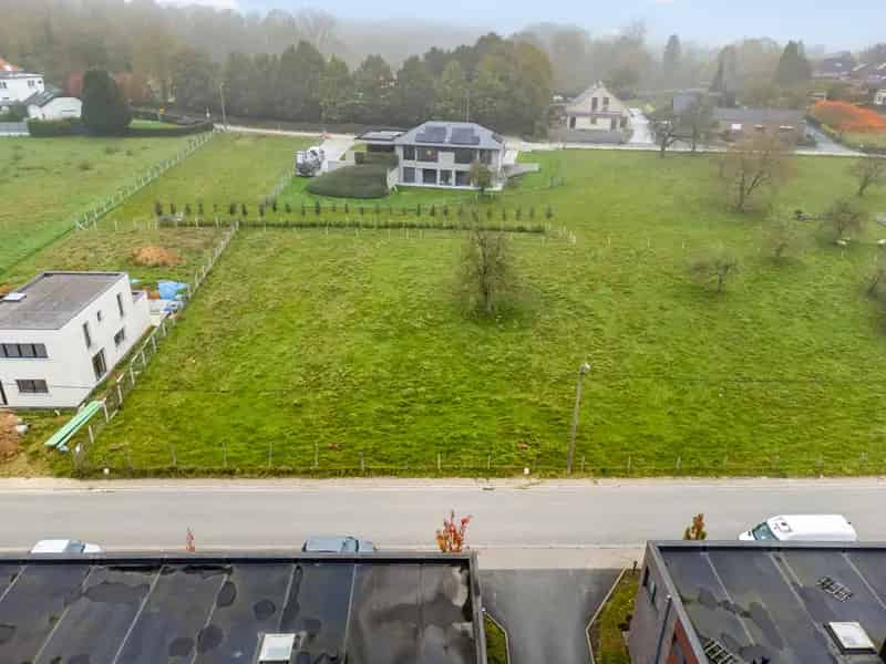 Bouwgrond voor het oprichten van een villa met plat dak.