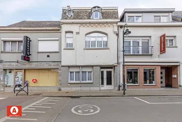 Ruime gezinswoning 5-6 slaapkamers centrum Lebbeke