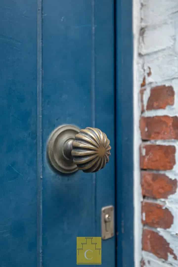 Ruime stadswoning met terrastuin en garage nabij de Ezelstraat