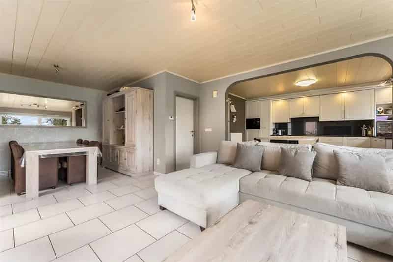 ZEER RUIME (5 SLPKS), ENERGIEZUINIGE WONING (EPC = 37 kWh/M2)!