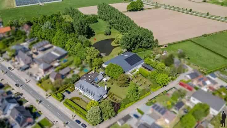 Huis Te Koop Lier Koningshooikt Villa Zwembad Vijver Polyvalente Ruimte