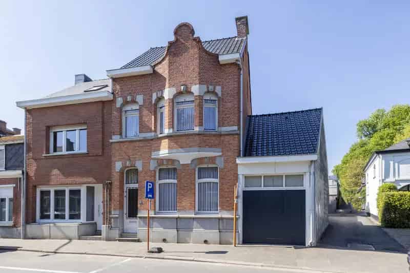 Herenhuis te huur Grobbendonk 4 slaapkamers tuin garage