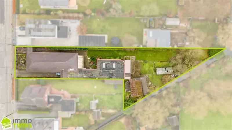 Vrijstaande woning op royaal perceel met 3 slpks.